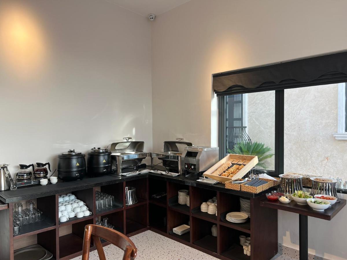 Khach San Lilac Hotel 달랏 외부 사진